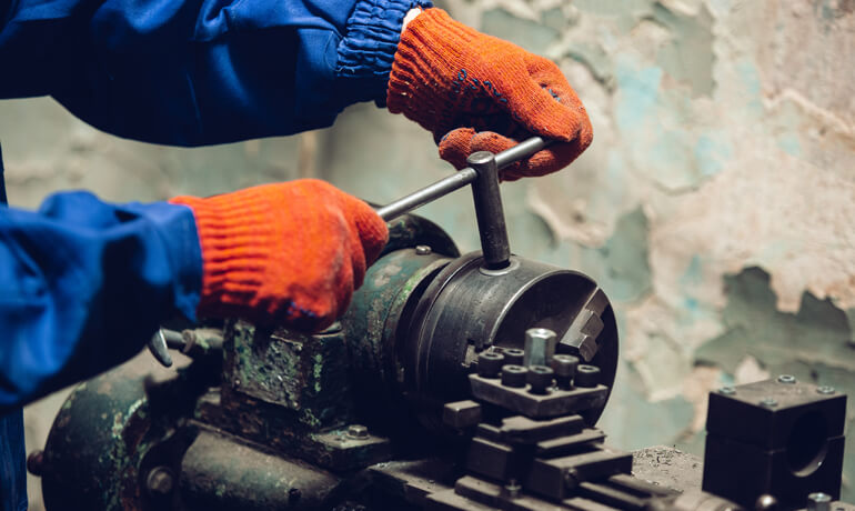 Wire Seals vs Plastic Seals: Which One Is Better for Your Business?